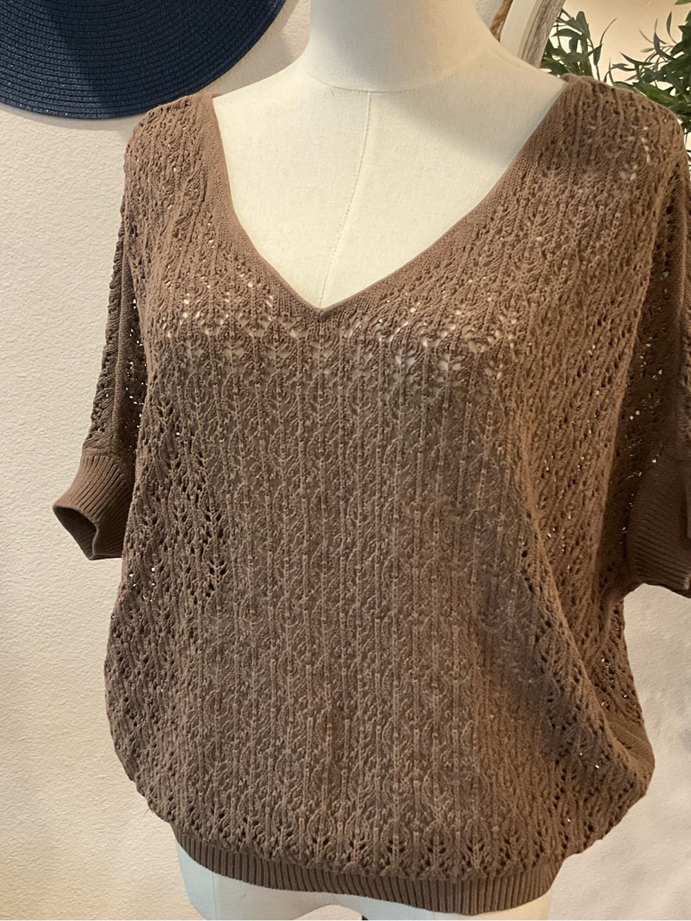 Frenchi 100% Cotton Brown Open-Knit V-Neck Short Sleeve Sweater in Juniors Small